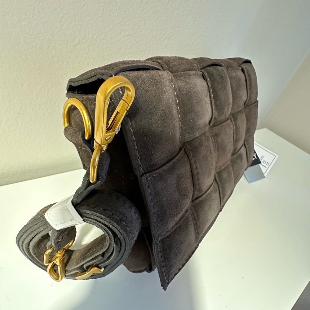 NWT VIOLA CASTELLANI TikTok viral chocolate brown Suede Cassette Crossbody - Picture 4 of 7